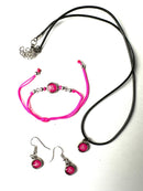 Collar, aretes y pulsera "fucsia"