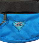 Cangurera Fresh "Sky” negro.