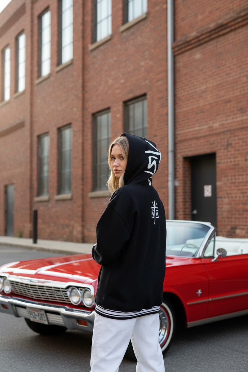 Sudadera “Letras clásicas”