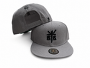 Gorra “Cruz clasica” gris claro