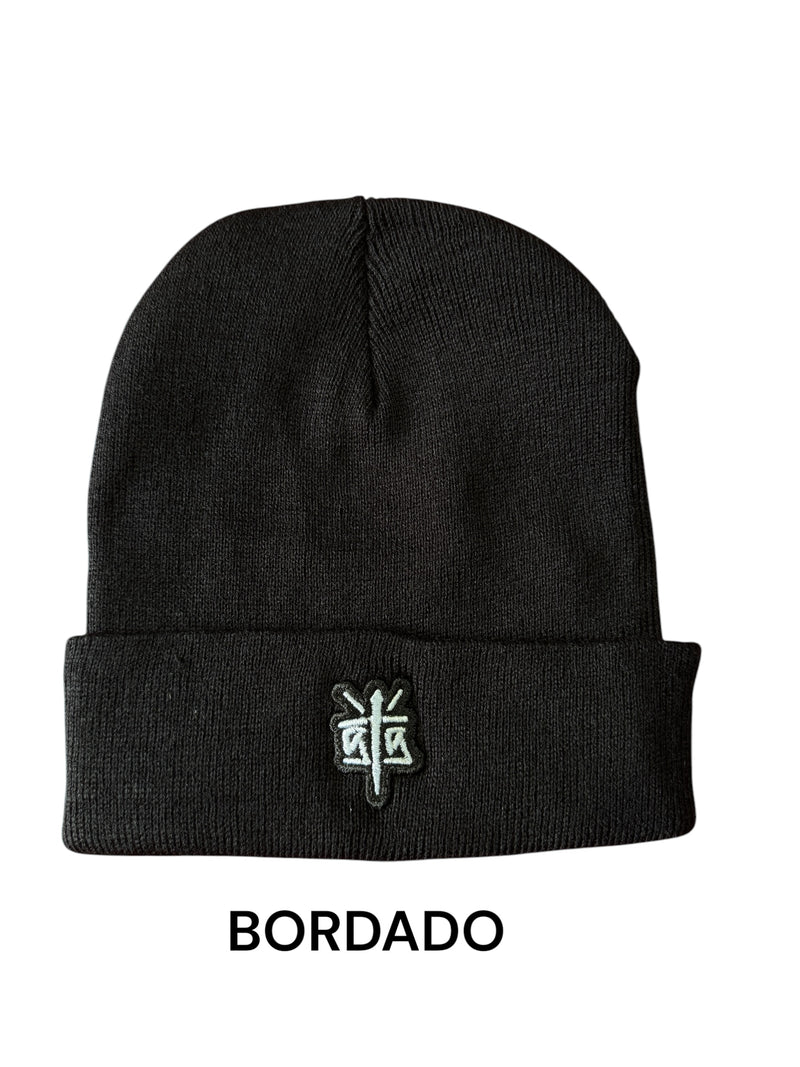 Beanie gorro “Cruz negro/blanco” bordado