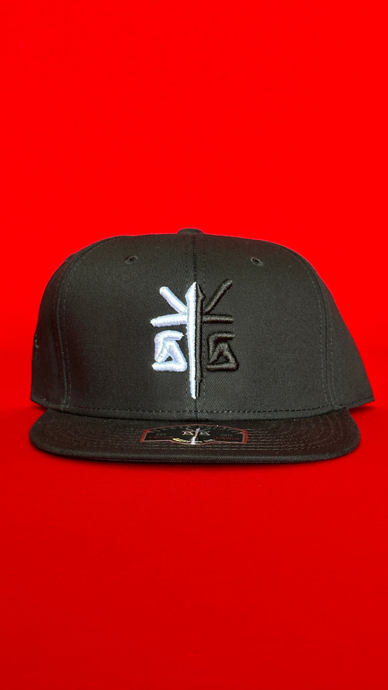 “Bicolor Cross” Cap