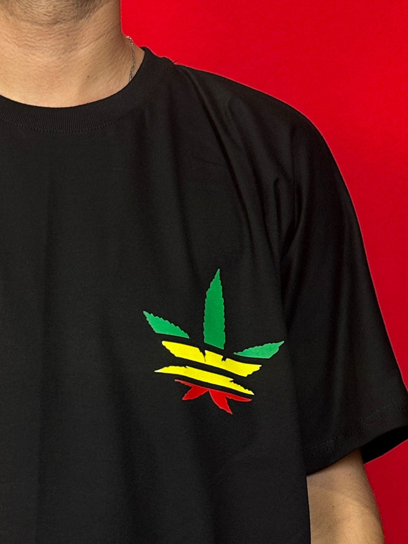 Playera  “Planta reggae" oversize negra