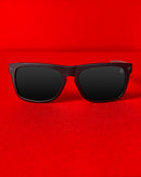 Lente “God is love” Negro mate.